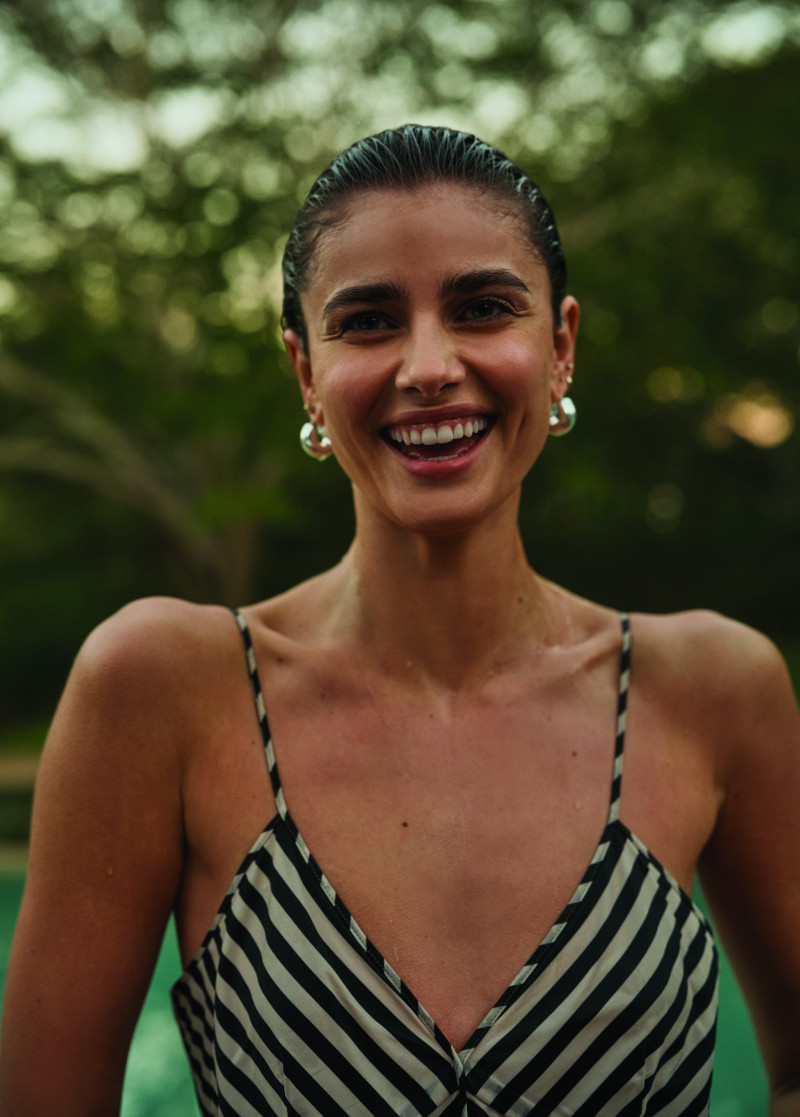 Taylor Hill featured in  the Banana Republic Banana Republic: The April Collection advertisement for Summer 2024