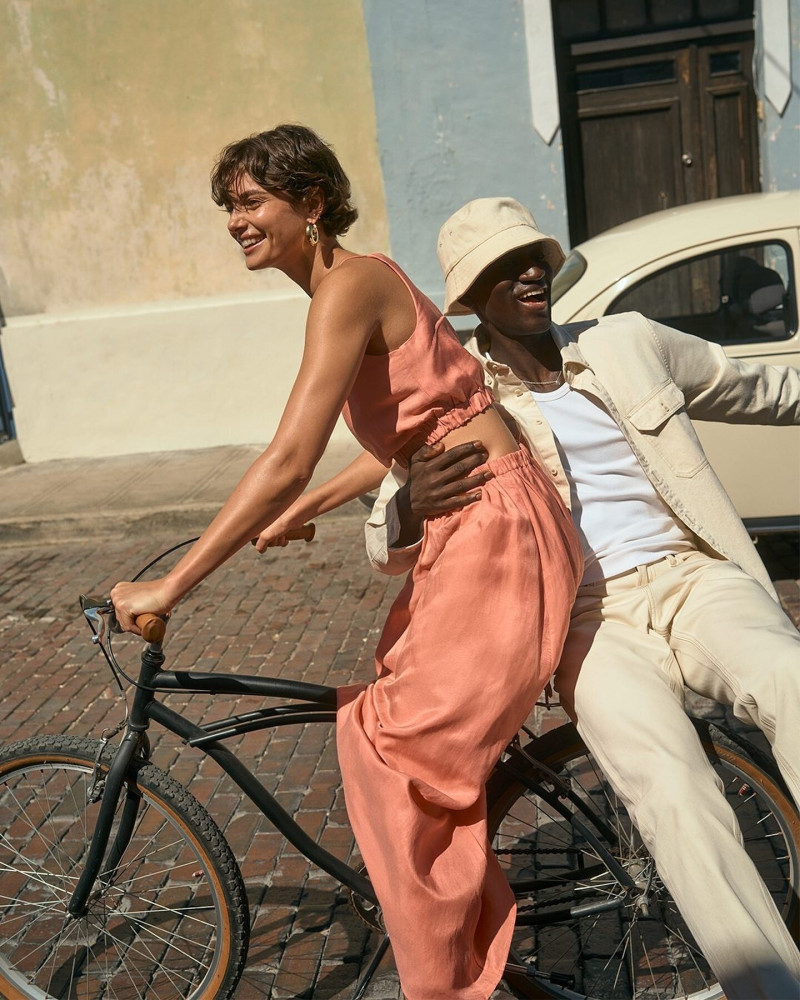 Taylor Hill featured in  the Banana Republic Banana Republic: The April Collection advertisement for Summer 2024
