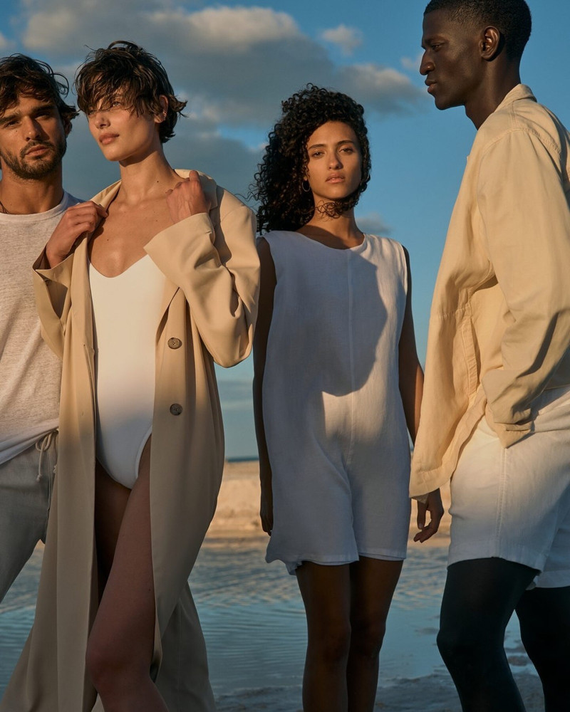 Taylor Hill featured in  the Banana Republic Banana Republic: The April Collection advertisement for Summer 2024