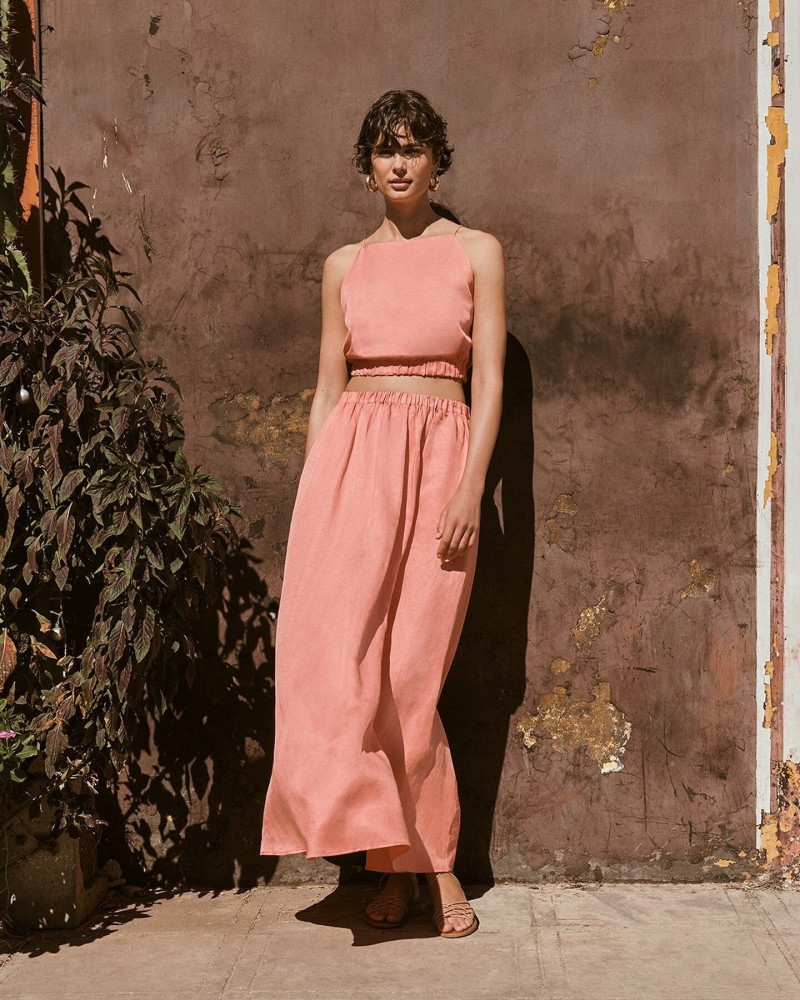 Taylor Hill featured in  the Banana Republic Banana Republic: The April Collection advertisement for Summer 2024