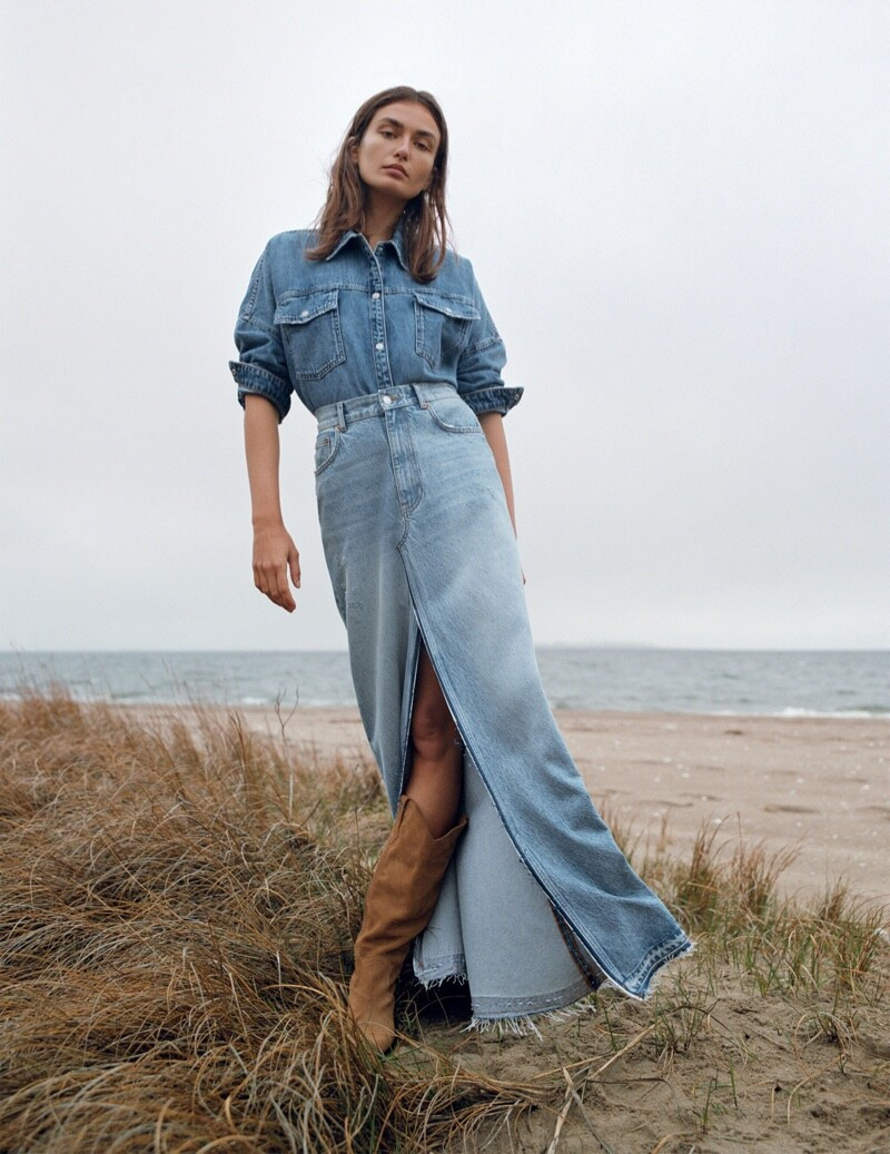 Andreea Diaconu featured in  the Zara lookbook for Summer 2019