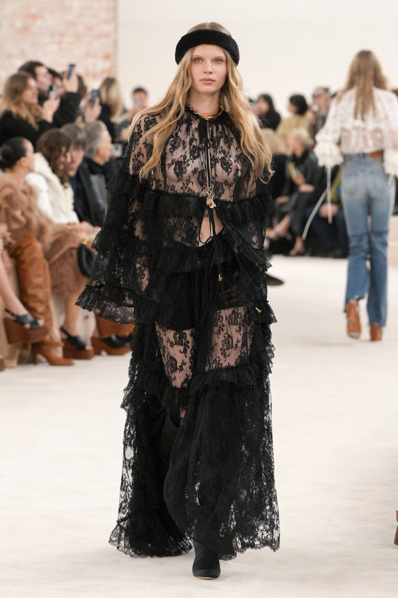 Ida Heiner featured in  the Chloe fashion show for Autumn/Winter 2024