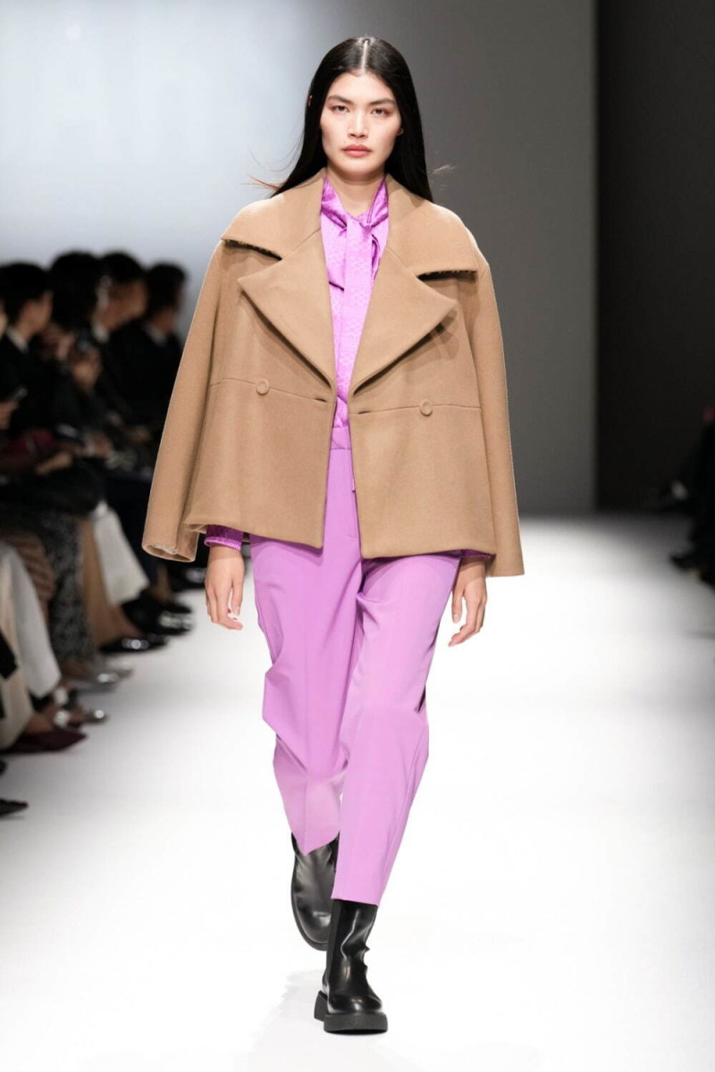 DAKS fashion show for Autumn/Winter 2024