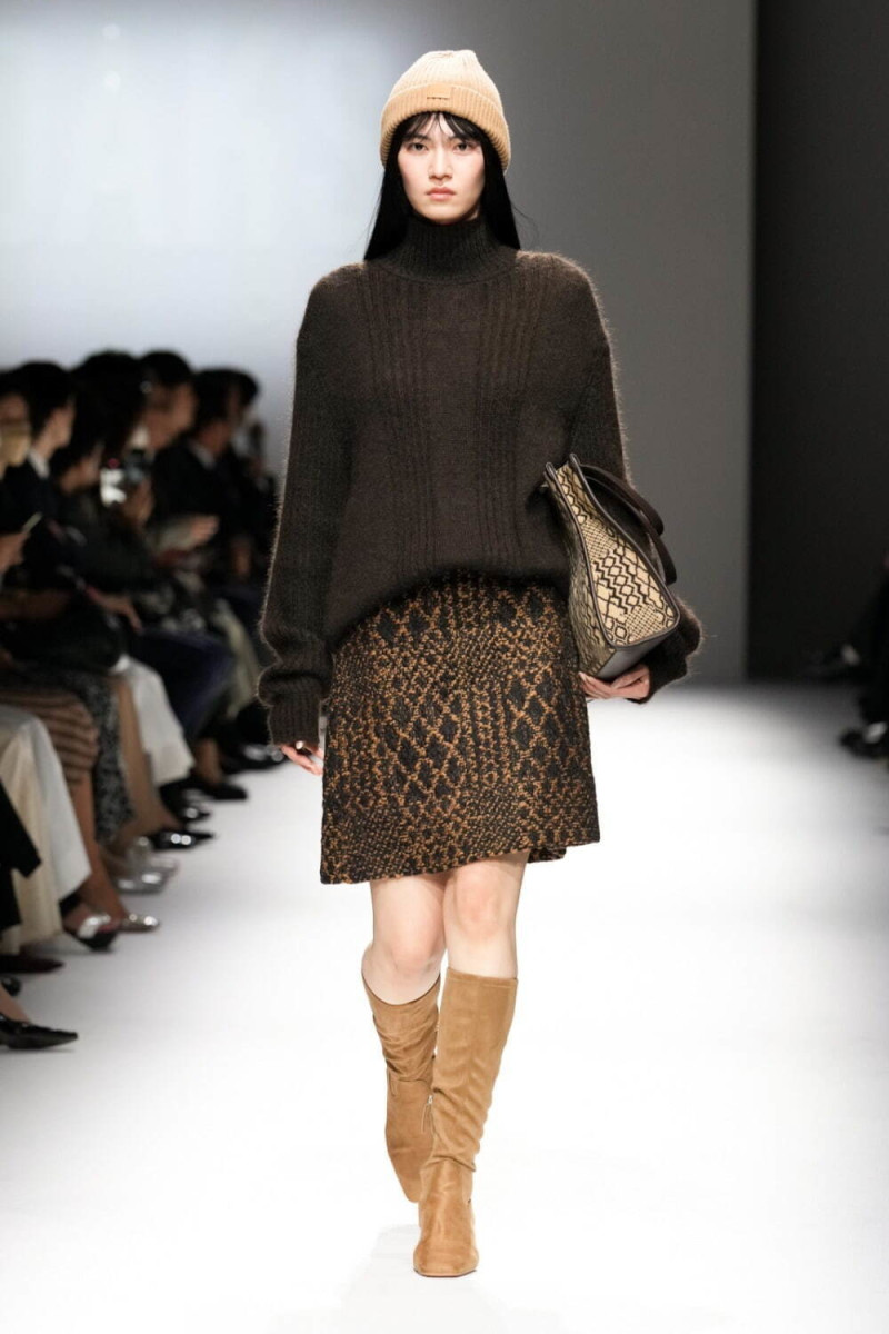 DAKS fashion show for Autumn/Winter 2024