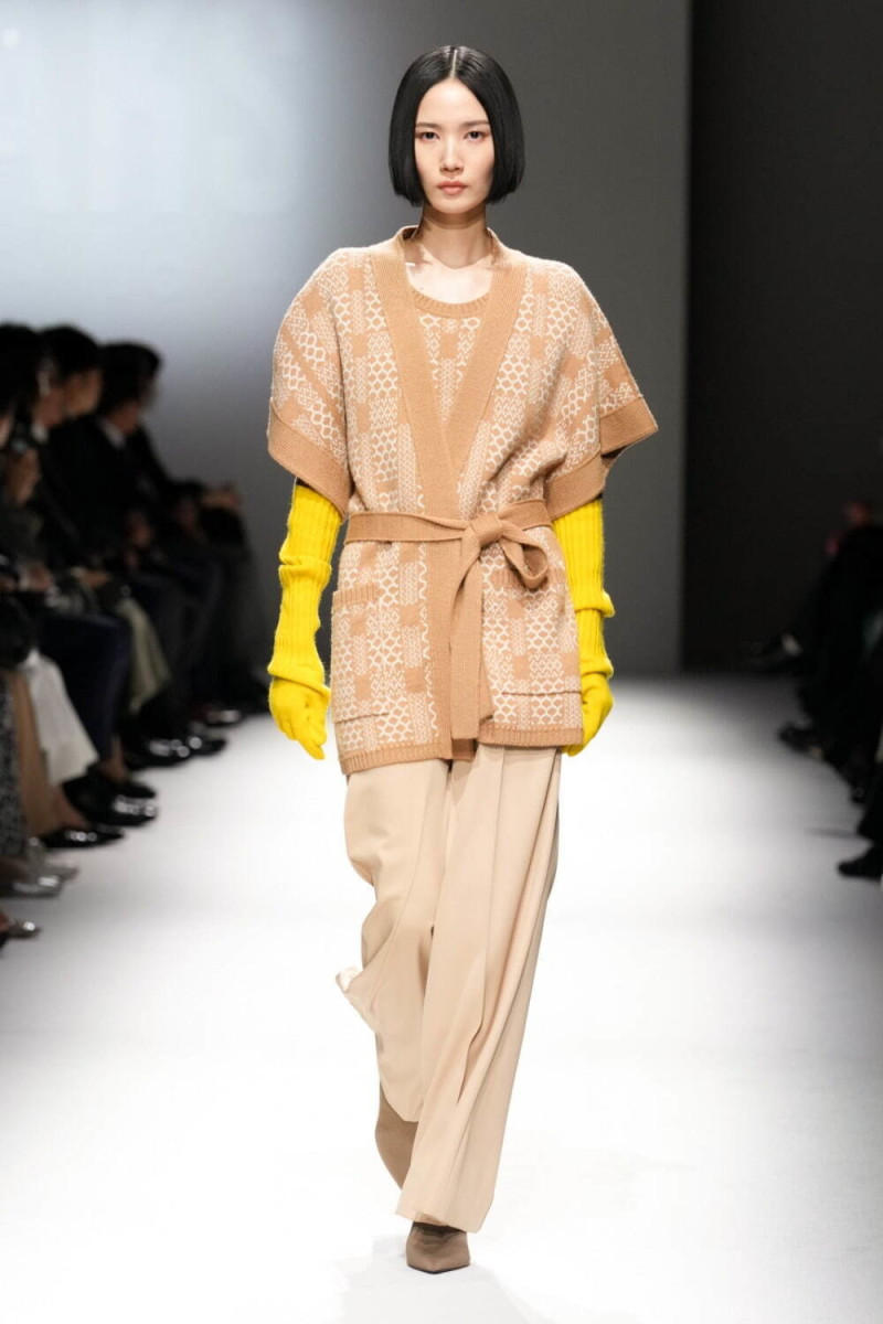 DAKS fashion show for Autumn/Winter 2024