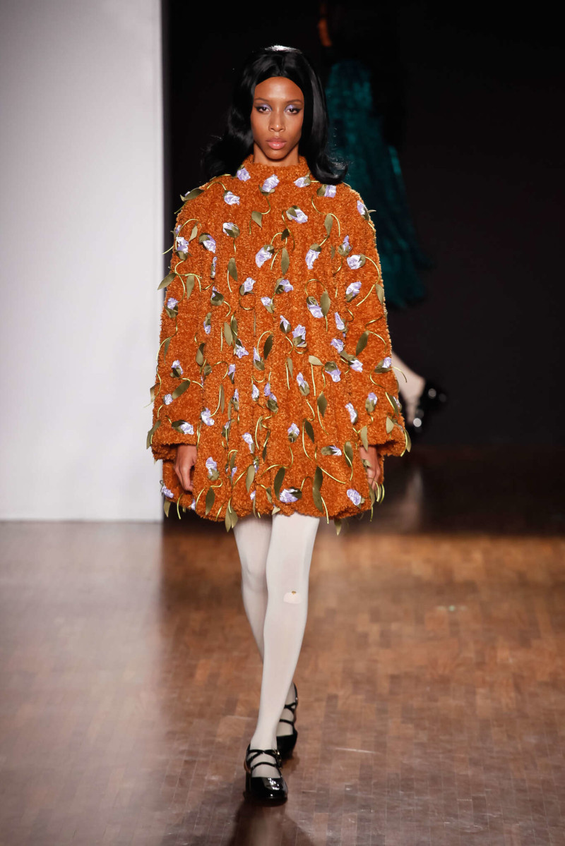 Renata Buzzo fashion show for Spring/Summer 2025