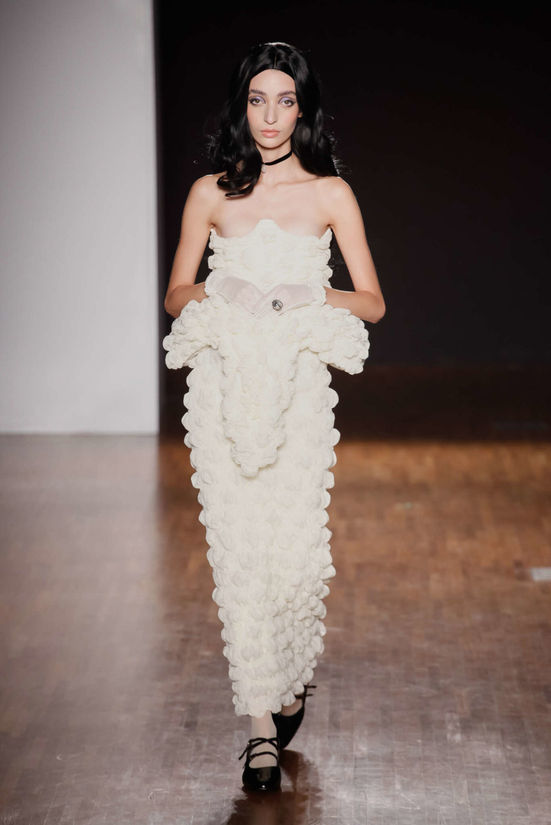 Renata Buzzo fashion show for Spring/Summer 2025