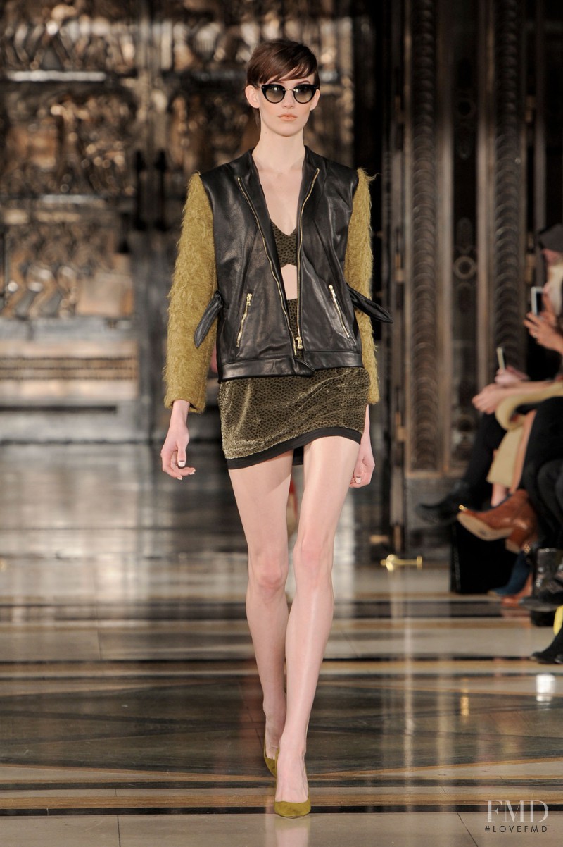 Sarah Bledsoe featured in  the Felder Felder fashion show for Autumn/Winter 2014