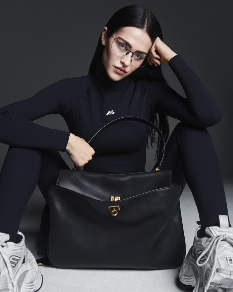 Amelia Gray Hamlin featured in  the Balenciaga Balenciaga Rodeo Bag 2024 Campaign advertisement for Summer 2024