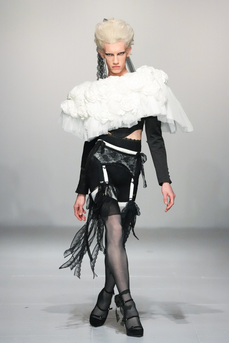 Yuhan Wang fashion show for Autumn/Winter 2024