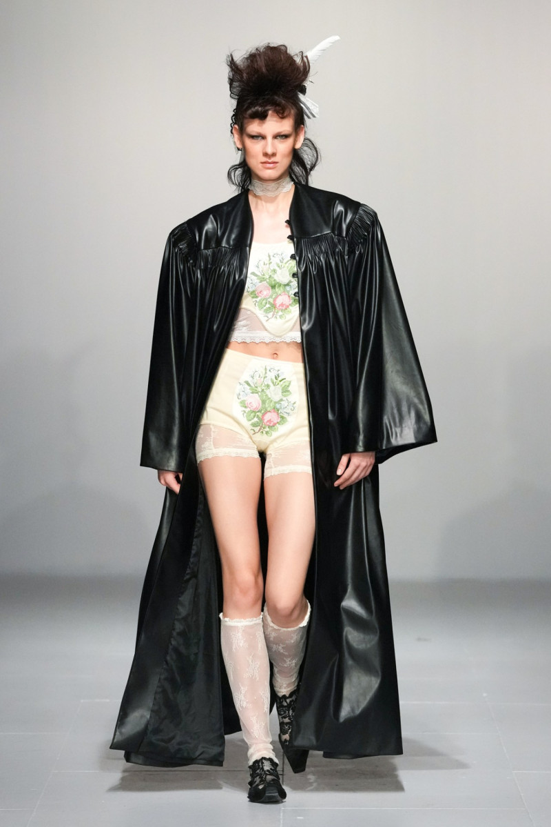 Yuhan Wang fashion show for Autumn/Winter 2024