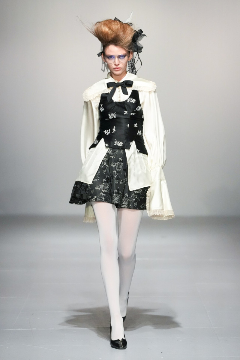 Yuhan Wang fashion show for Autumn/Winter 2024