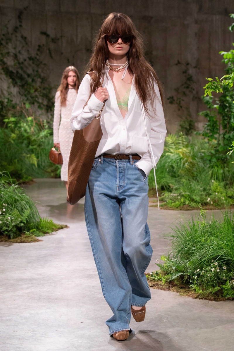Lilli Cummings featured in  the Gucci fashion show for Cruise 2025