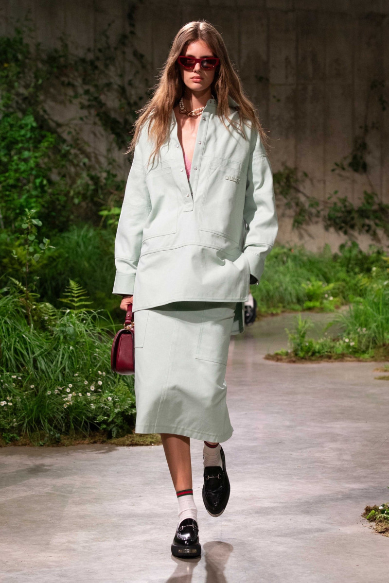 Rosalieke Fuchs featured in  the Gucci fashion show for Cruise 2025
