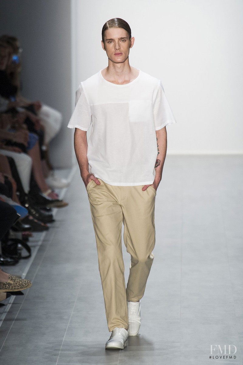 Hien Le fashion show for Spring/Summer 2015