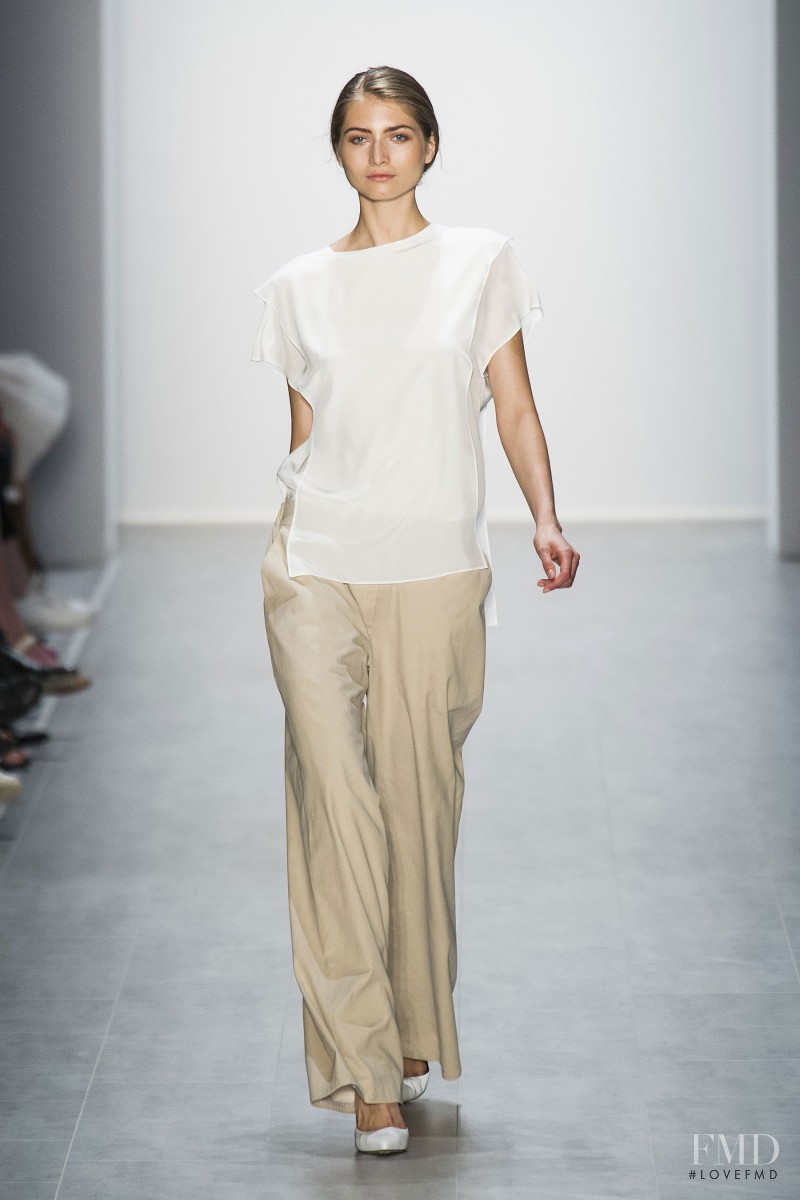 Hien Le fashion show for Spring/Summer 2015