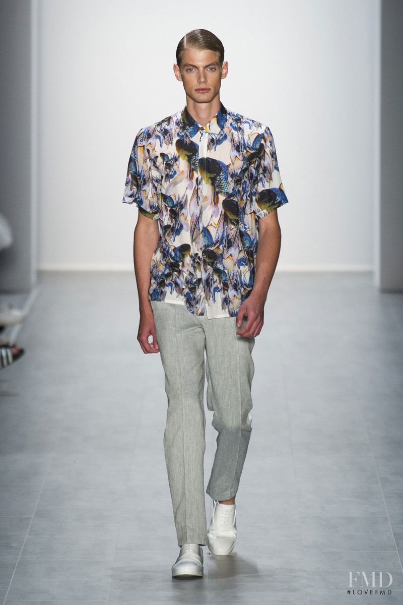 Hien Le fashion show for Spring/Summer 2015