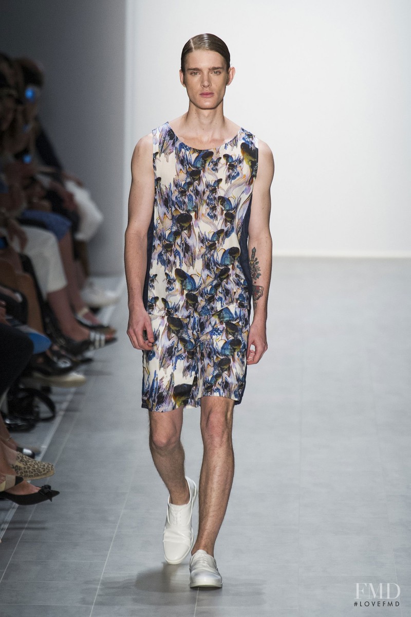 Hien Le fashion show for Spring/Summer 2015