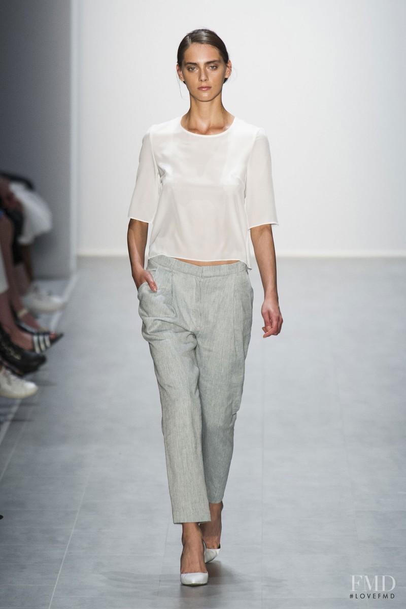 Hien Le fashion show for Spring/Summer 2015