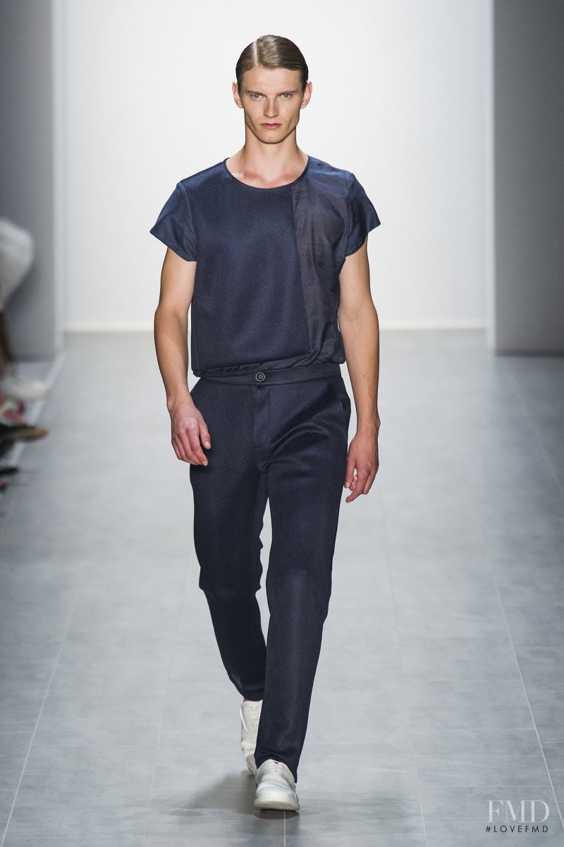 Hien Le fashion show for Spring/Summer 2015