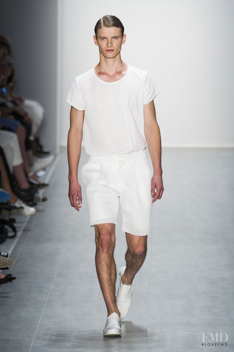 Hien Le fashion show for Spring/Summer 2015