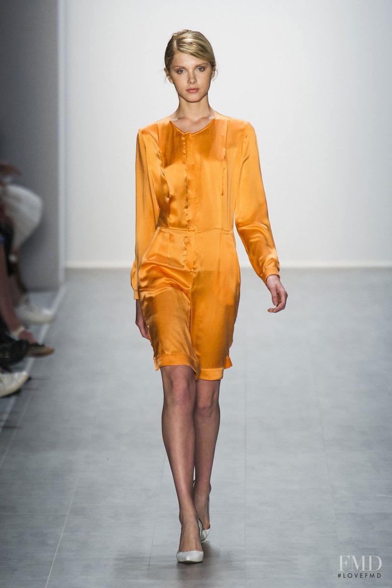 Hien Le fashion show for Spring/Summer 2015