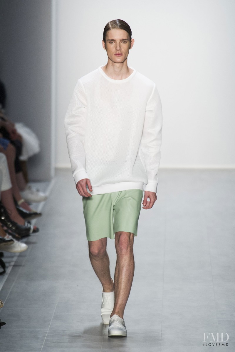 Hien Le fashion show for Spring/Summer 2015