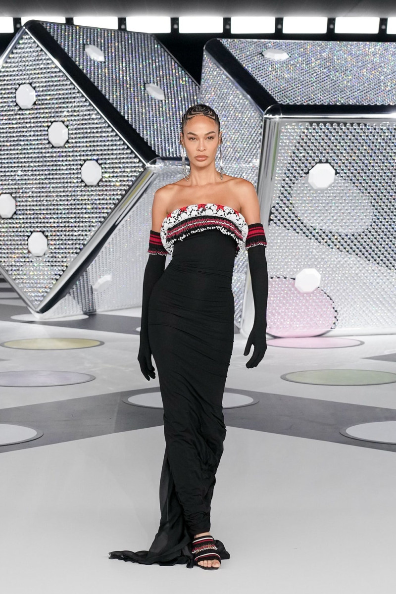 Joan Smalls featured in  the Off-White fashion show for Autumn/Winter 2024