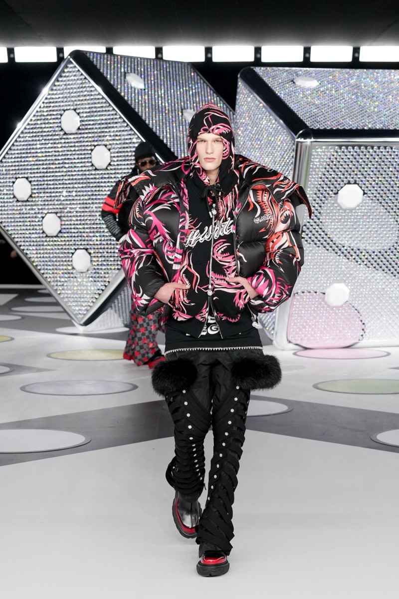Teun van Stein featured in  the Off-White fashion show for Autumn/Winter 2024