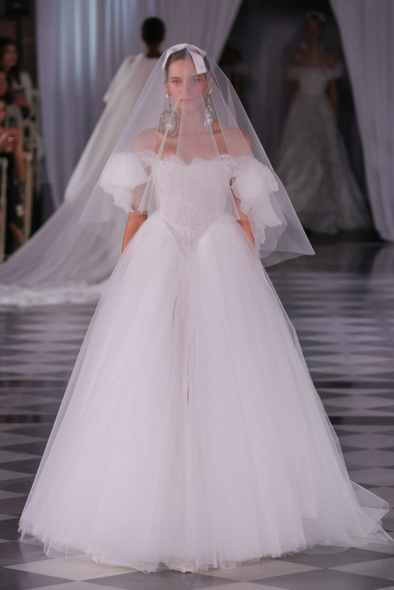 Giambattista Valli Bridal fashion show for Spring/Summer 2025