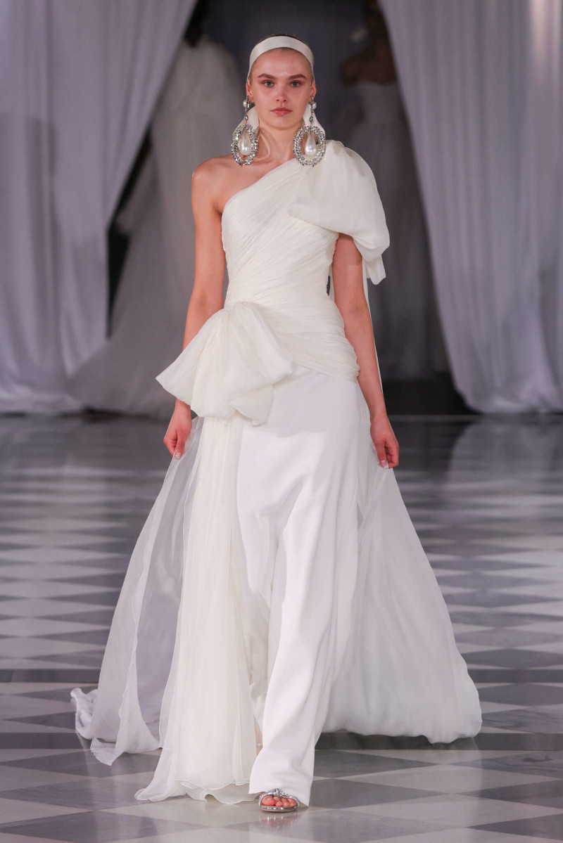 Giambattista Valli Bridal fashion show for Spring/Summer 2025