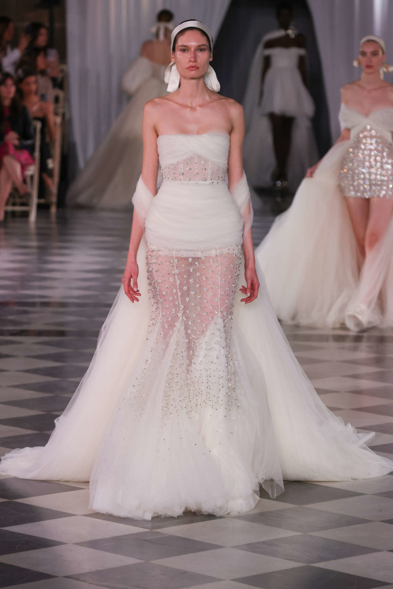 Giambattista Valli Bridal fashion show for Spring/Summer 2025