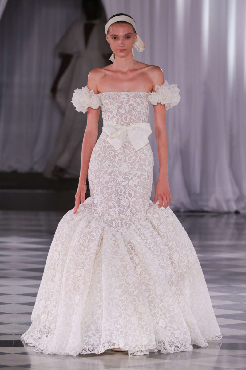 Giambattista Valli Bridal fashion show for Spring/Summer 2025