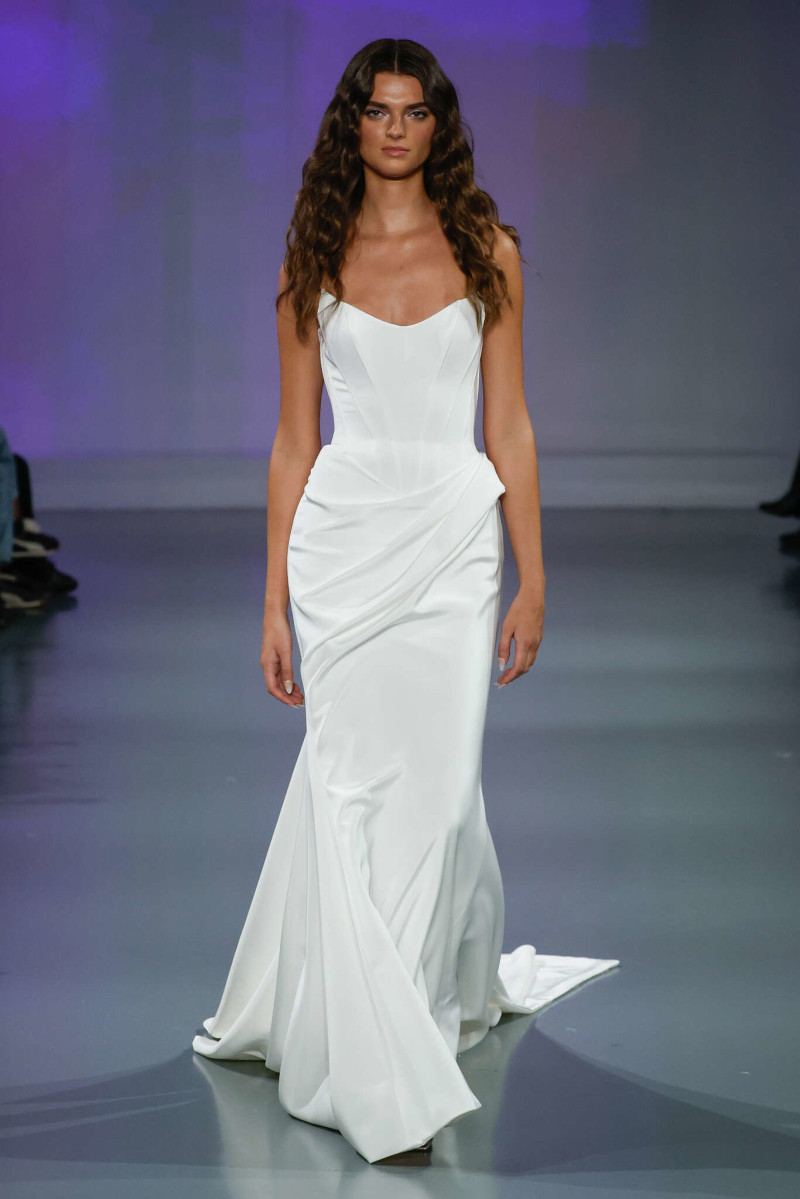 Ines Di Santo Bridal fashion show for Spring/Summer 2025