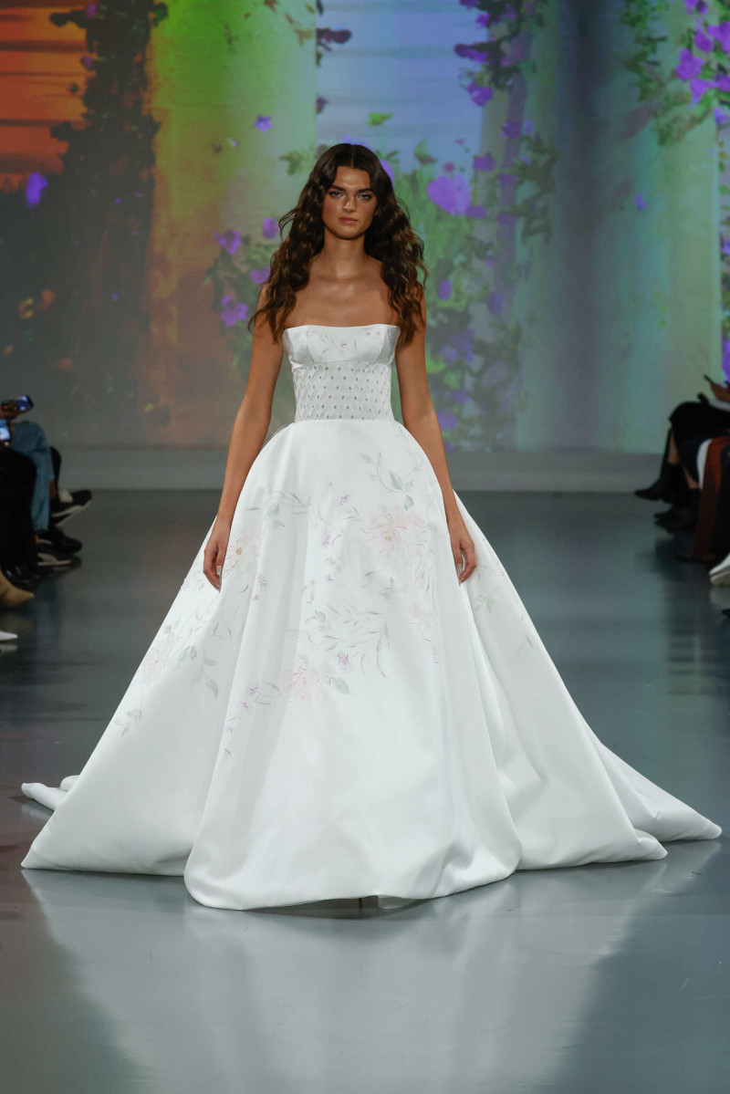 Ines Di Santo Bridal fashion show for Spring/Summer 2025