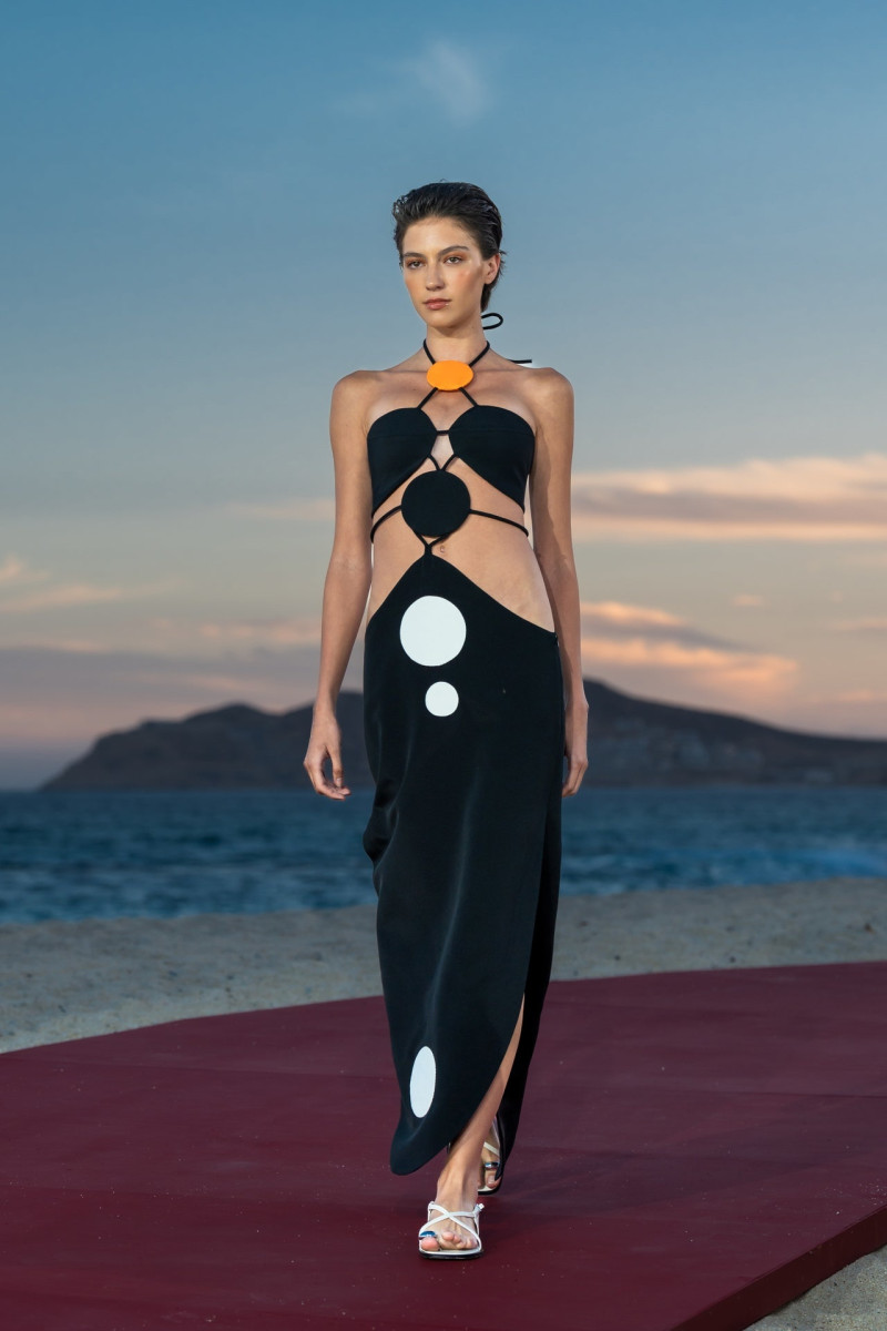 Kris Goyri La Vacacion fashion show for Resort 2025