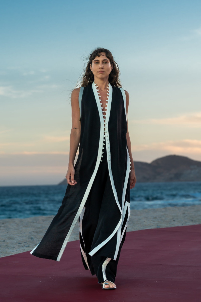 Kris Goyri La Vacacion fashion show for Resort 2025