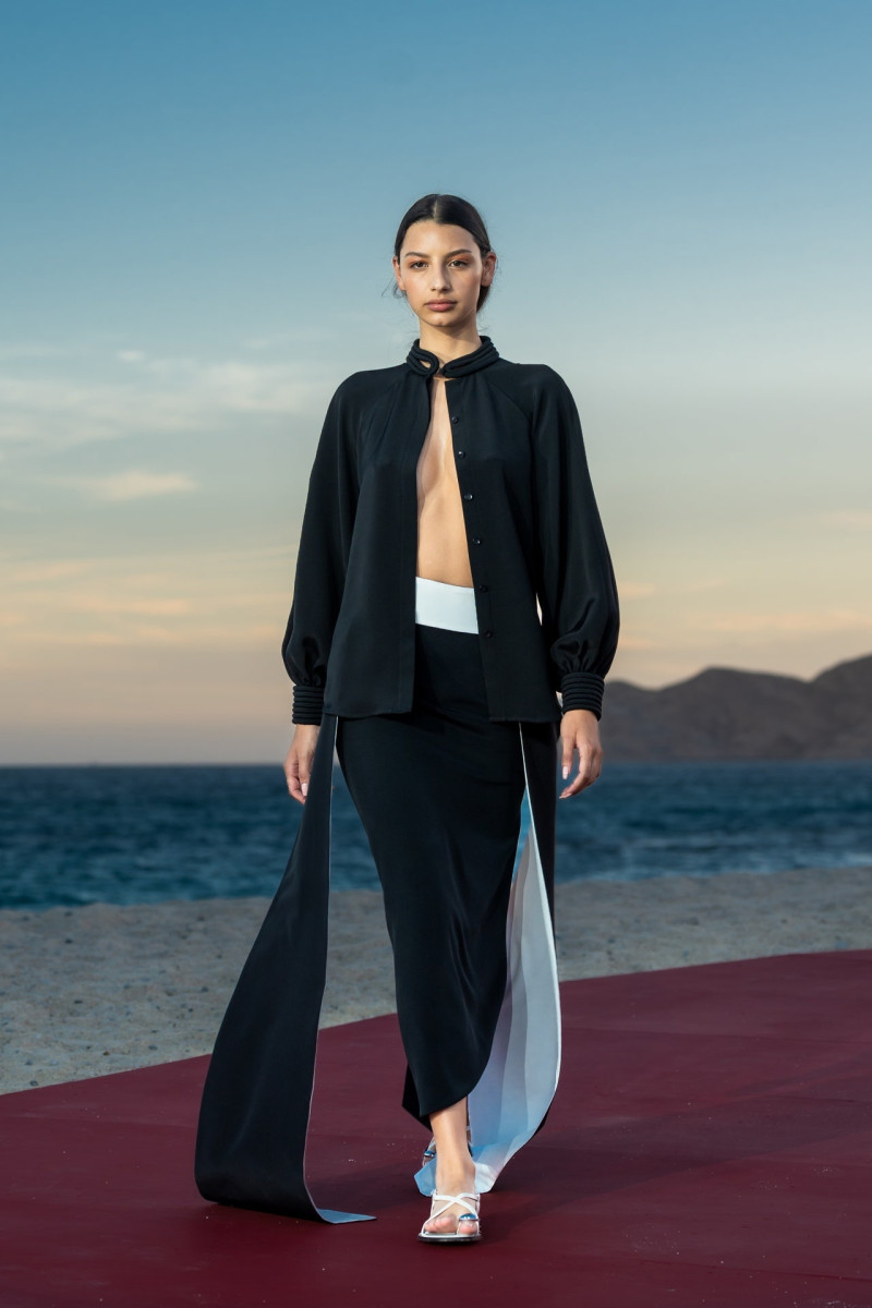 Kris Goyri La Vacacion fashion show for Resort 2025