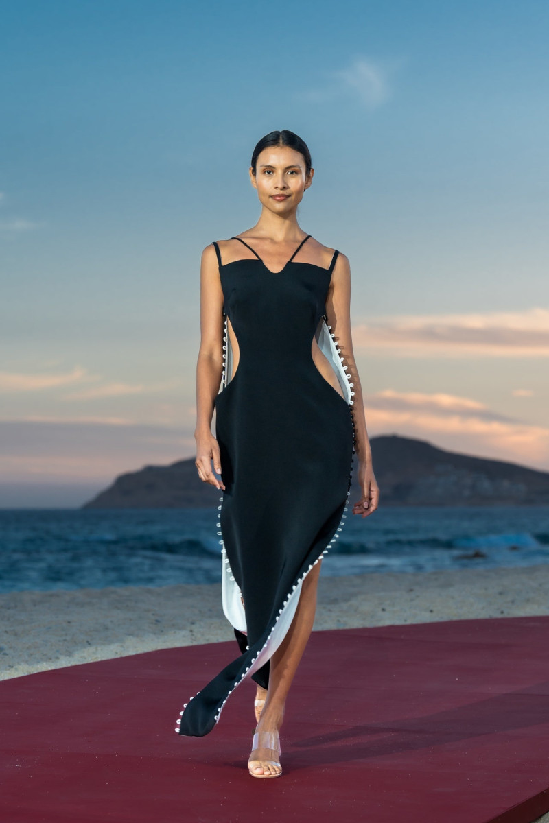 Kris Goyri La Vacacion fashion show for Resort 2025