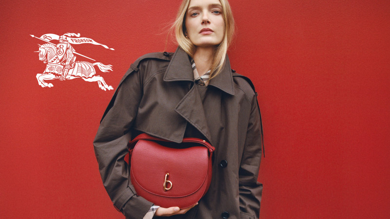 Lily Donaldson featured in  the Burberry Burberry Rocking Horse Bag 2024 Campaign advertisement for Summer 2024