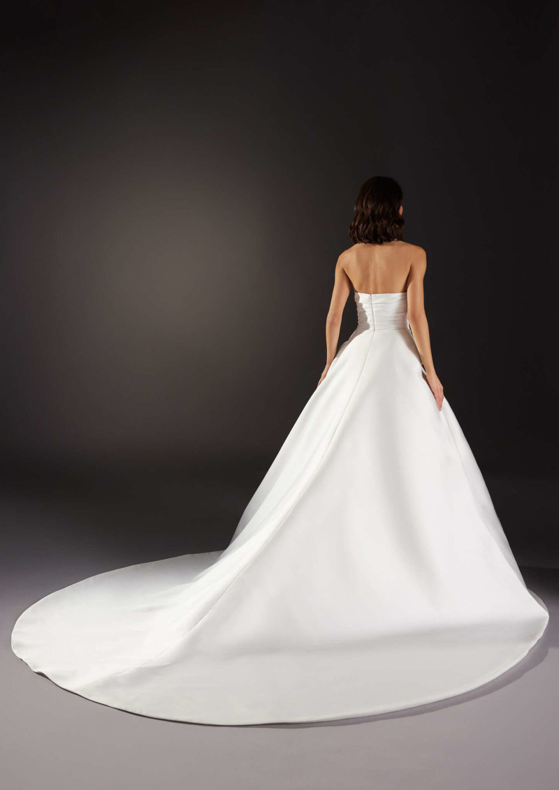 Pronovias lookbook for Spring 2025