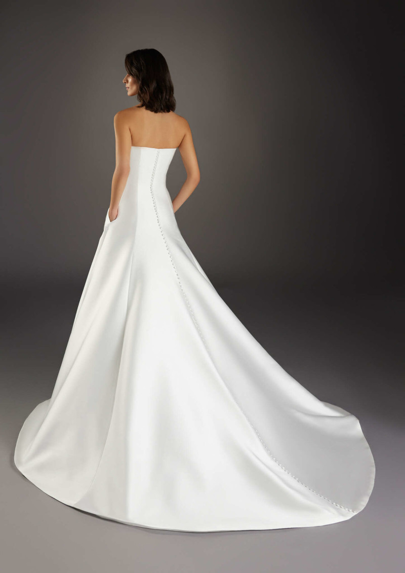 Pronovias lookbook for Spring 2025