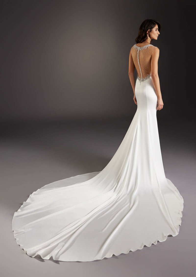 Pronovias lookbook for Spring 2025