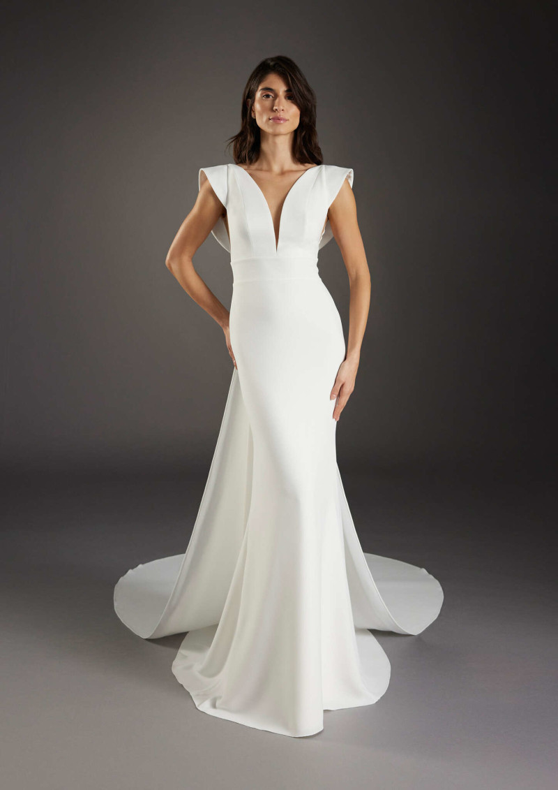 Pronovias lookbook for Spring 2025