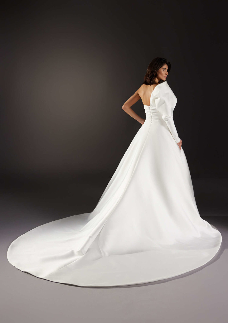 Pronovias lookbook for Spring 2025