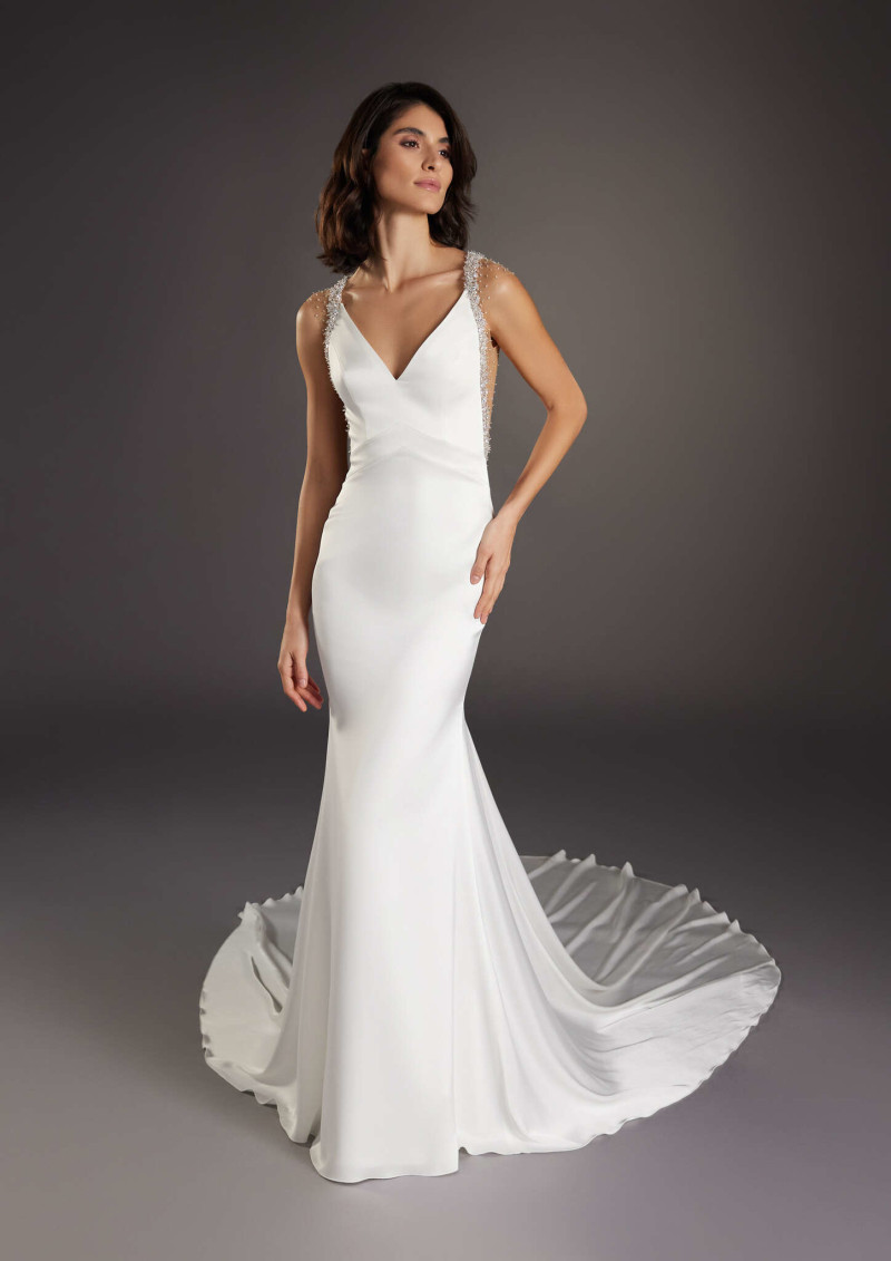 Pronovias lookbook for Spring 2025