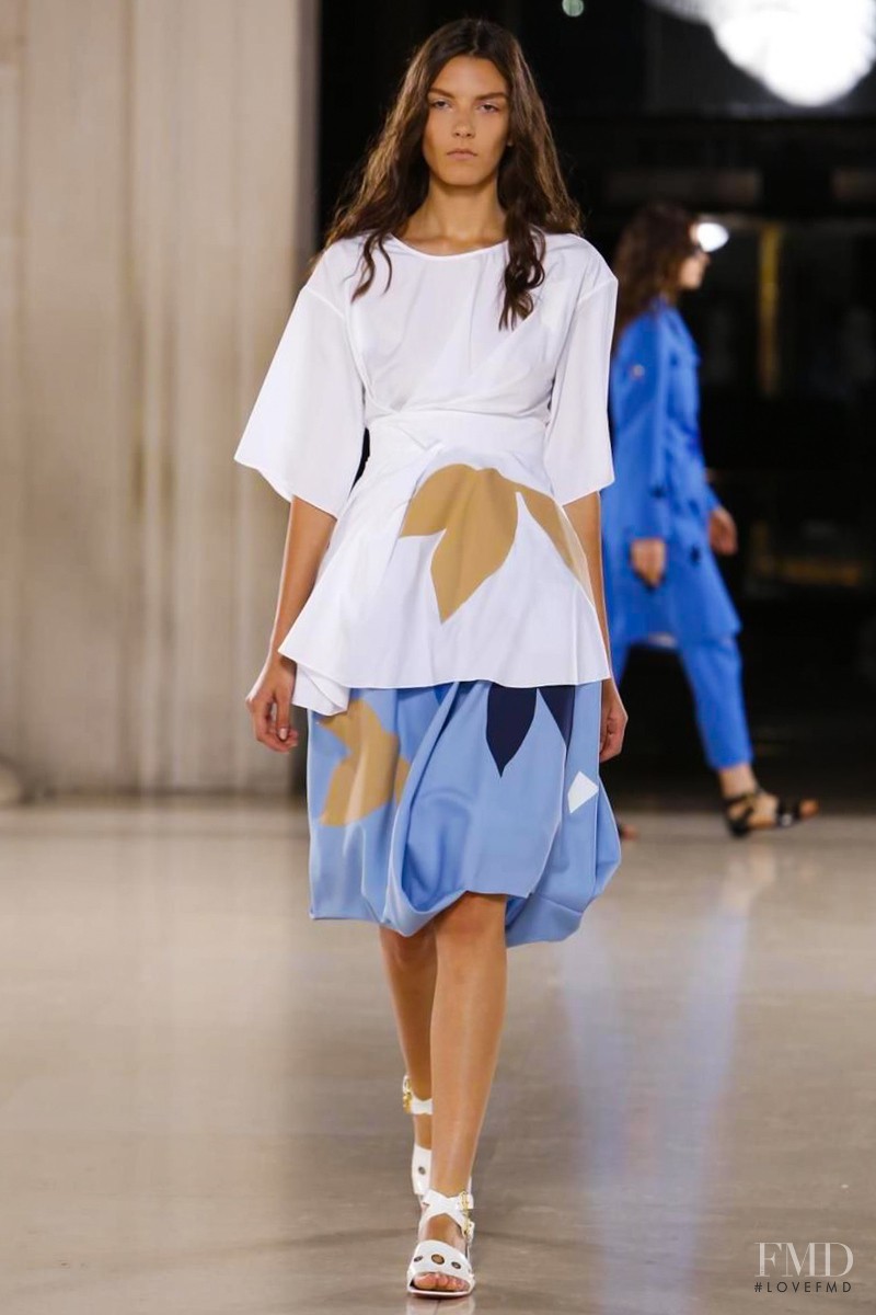Natali Eydelman featured in  the Jonathan Saunders fashion show for Spring/Summer 2015
