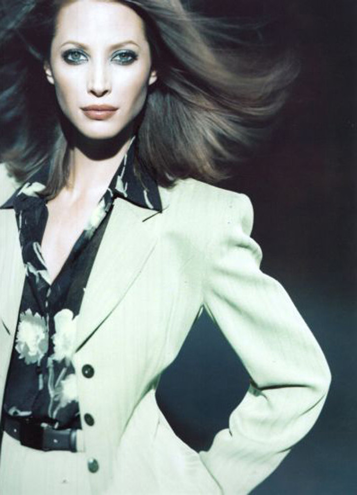 Christy Turlington featured in  the mondi advertisement for Autumn/Winter 1998