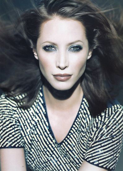 Christy Turlington featured in  the mondi advertisement for Autumn/Winter 1998