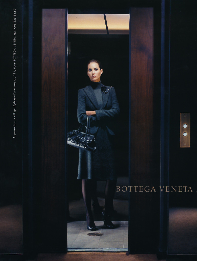 Christy Turlington featured in  the Bottega Veneta advertisement for Autumn/Winter 2005